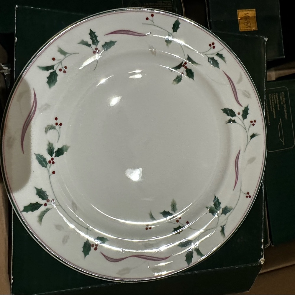 COPY - Holiday Splendor by Mikasa set of 4 Salad plates. NIB. 8 1/2” round